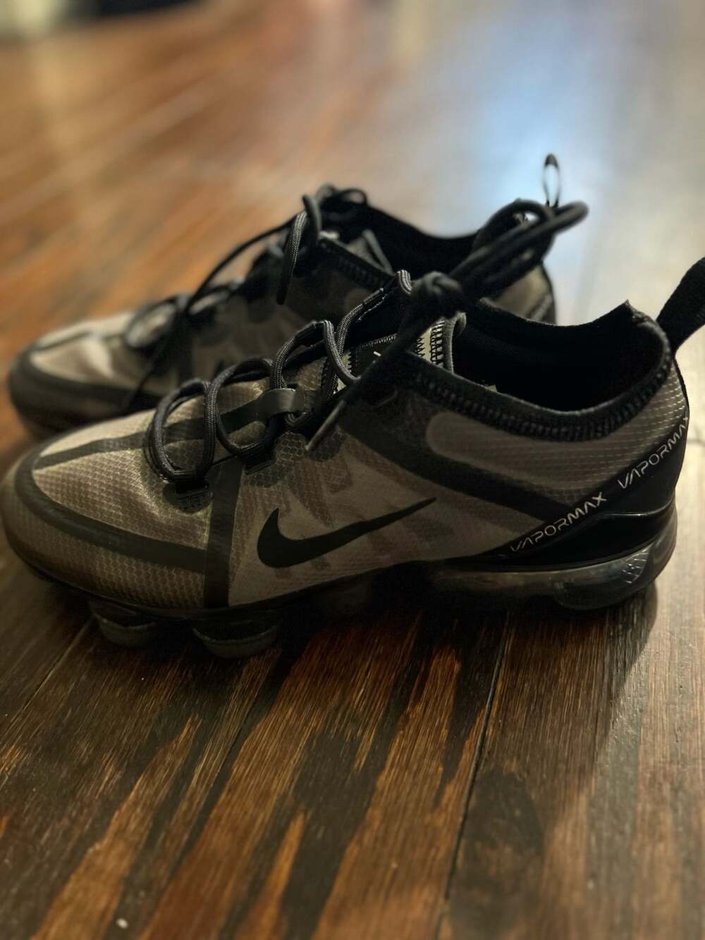 Nike Air VAPORMAX 2019 Sz 6 YBlack Grey Sneakers AJ2616 001 EUC